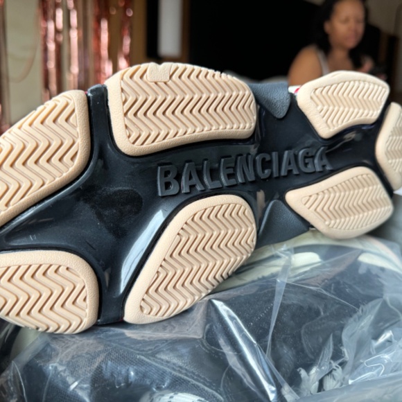 NEW TRIPLE S SNEAKERS BLACK RED 40 - Picture 3 of 11